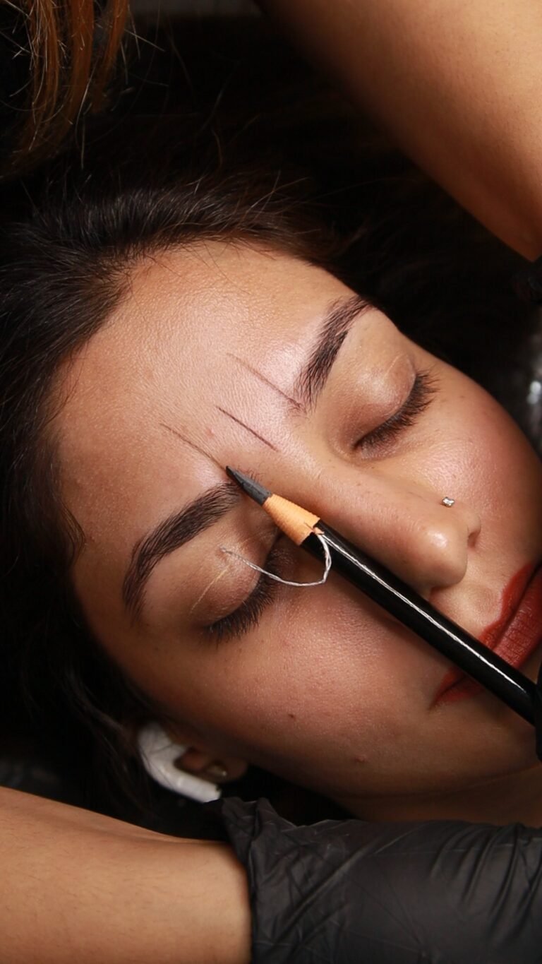 Benefit Cosmetics Brow Bar Lounge in Malad West,Mumbai - Best